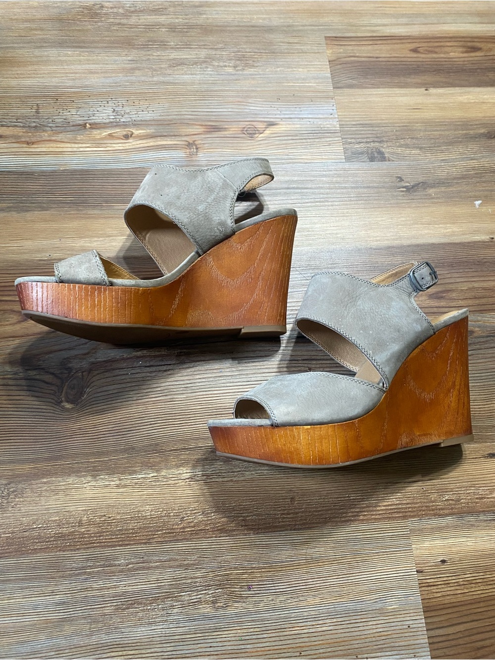 4/$16 Lucky Brand Wedge Heels